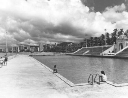 CivilBeat's tweet image. Getting all net-nostalgic while looking at images of the Waikiki Natatorium War Memorial.  bit.ly/1e93WcT