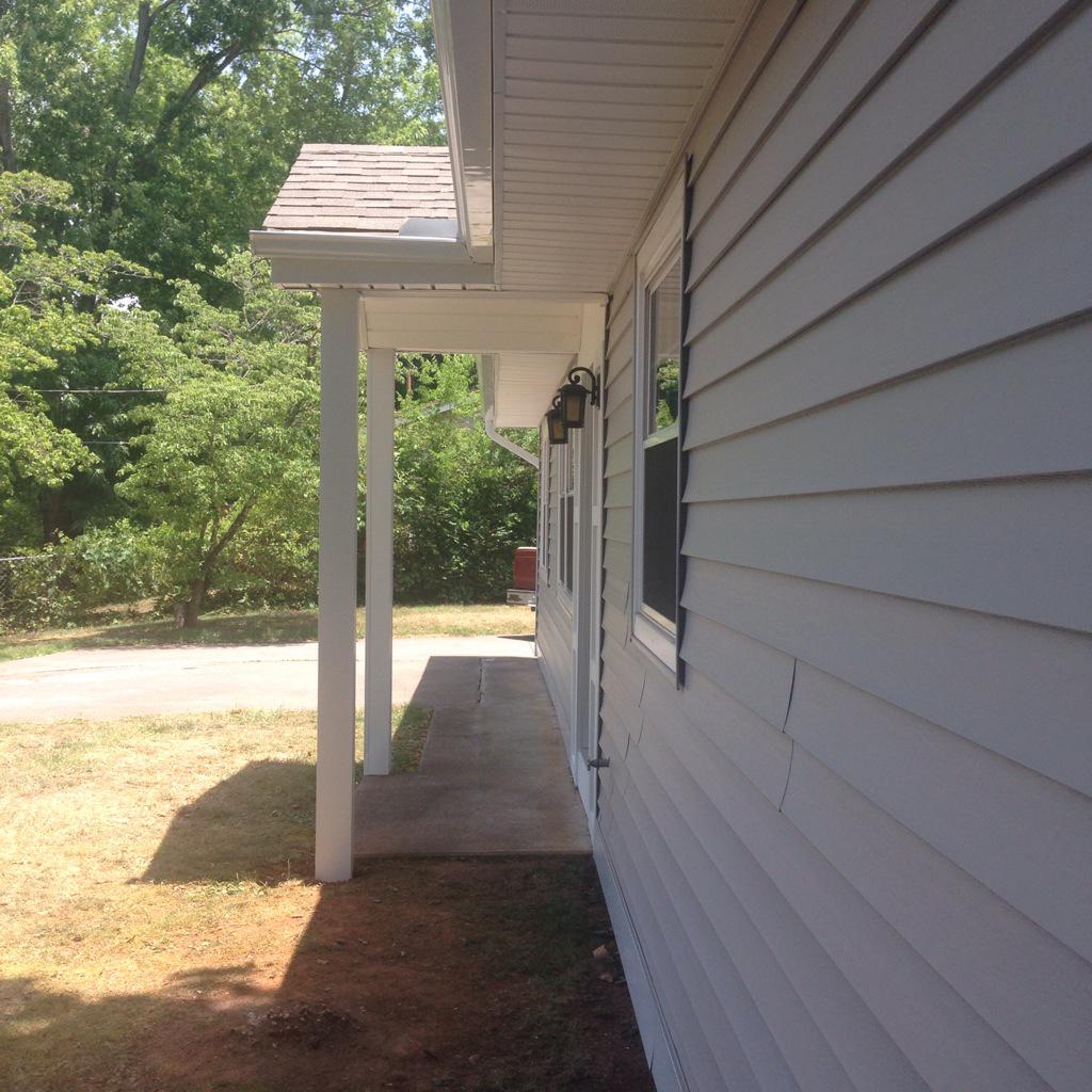 HEARONCONST's tweet photo. New exterior finishes for the Tipton's! http://t.co/wuxwM68PPc