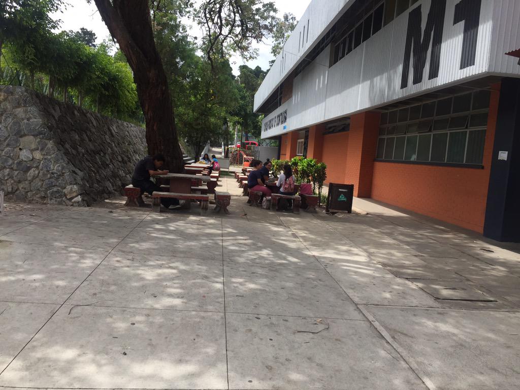 evelrox123's tweet photo. #AmoMiU por sus bonitas instalaciones @BcB http://t.co/b2PPD7Bdb6