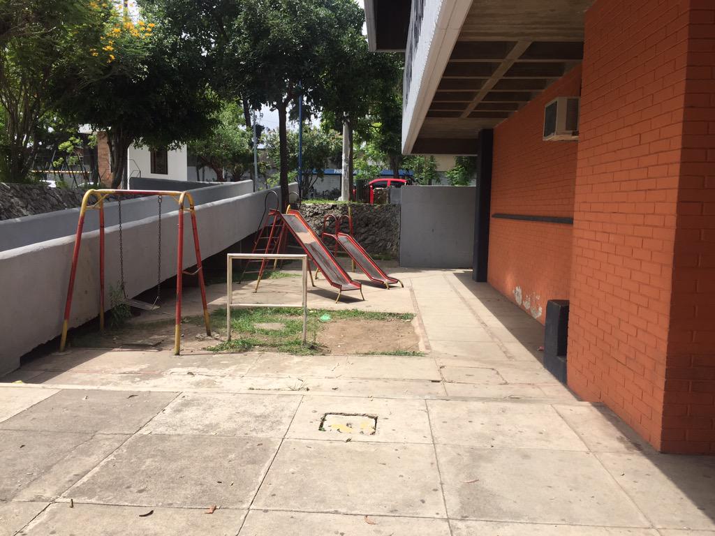 evelrox123's tweet photo. #AmoMiU por sus bonitas instalaciones @BcB http://t.co/b2PPD7Bdb6