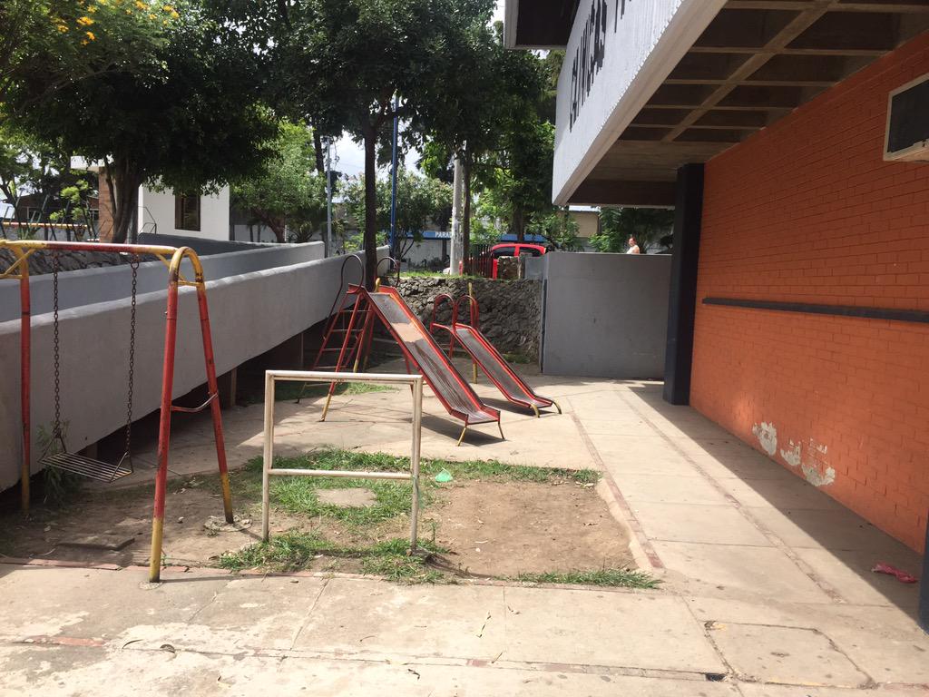 evelrox123's tweet photo. #AmoMiU por sus bonitas instalaciones @BcB http://t.co/b2PPD7Bdb6
