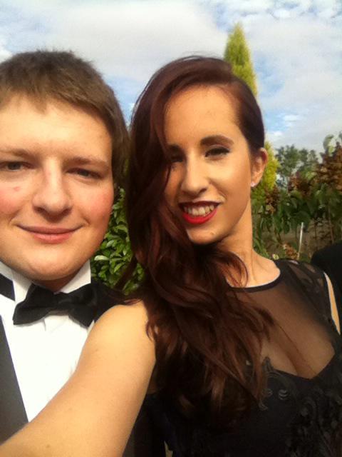 bexwilliamson97's tweet photo. Prom and fever last night 🎉👌🙌 http://t.co/FiDN2mEmBz
