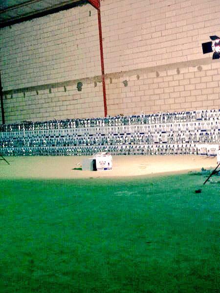 00xi2's tweet photo. 🔴هيئة الرياض
تداهم
مستودع للخمور الخارجية المستوردة المهربة
وضبط"1300"كرتون خمور وسكي
بقيمة"18 مليون ريال"
"بالسلي" http://t.co/uW5JQSHb26