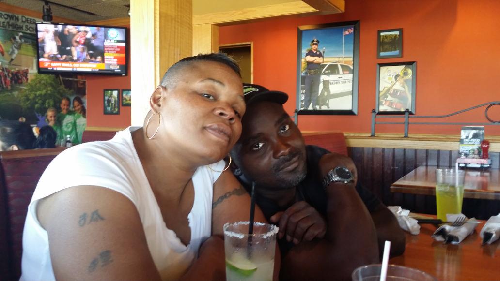 biigboy1975's tweet photo. Me and the wife http://t.co/5ouQEAUxT5