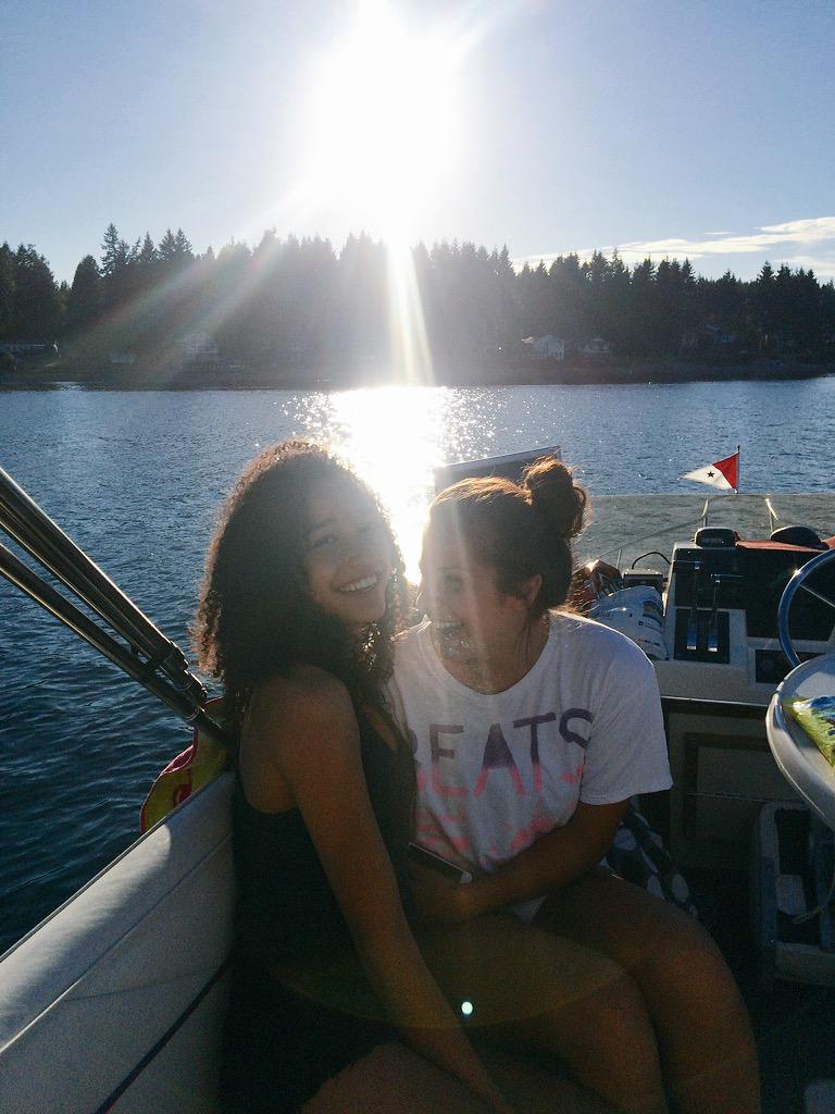Angela_mackk's tweet photo. Good day🚣🏾☀️😎 http://t.co/HDA6tV9gzA
