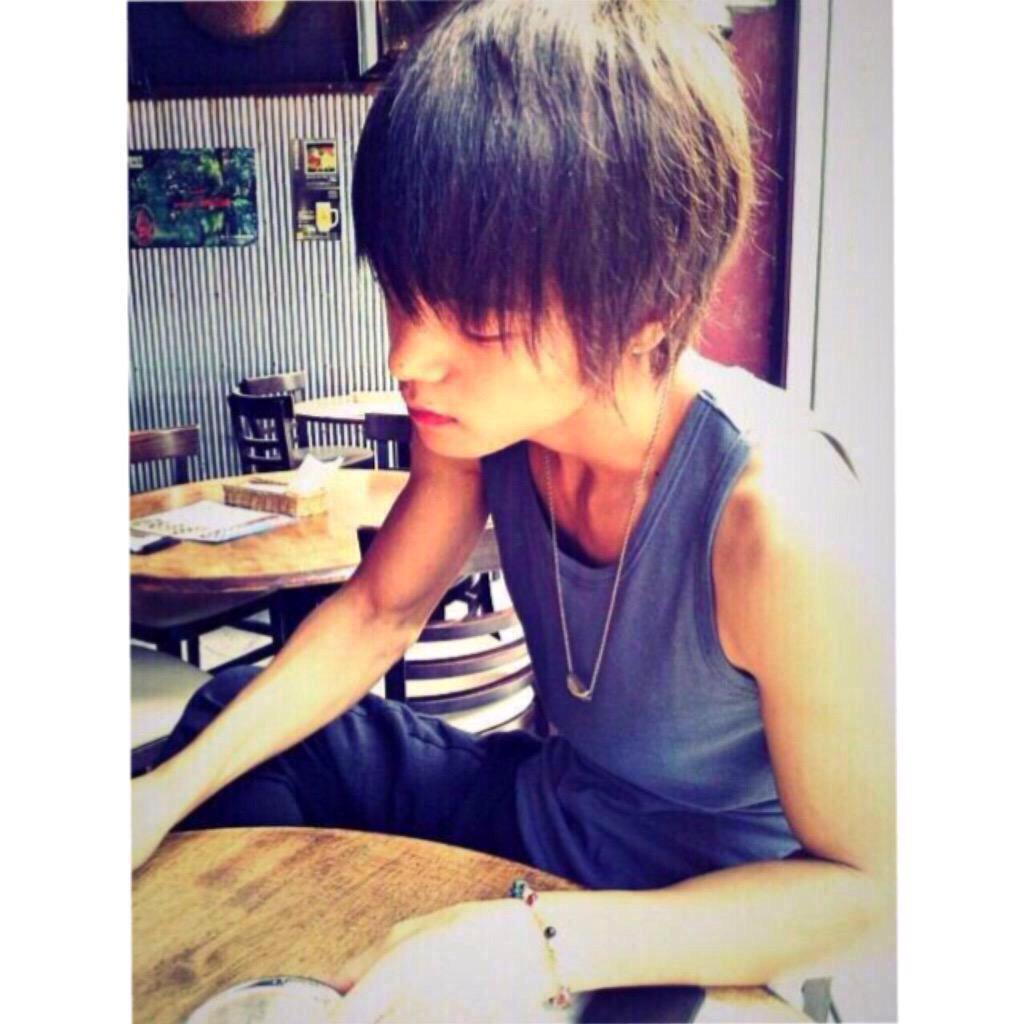 吉原 陽 横顔イケメン雰囲気イケメン が大好きなんだなー窪田正孝に関しては人気だから分かってもらえるけど田中圭はあんまりわかってもらえないけどとってもイケメン Http T Co Vp9jca4dih Twitter