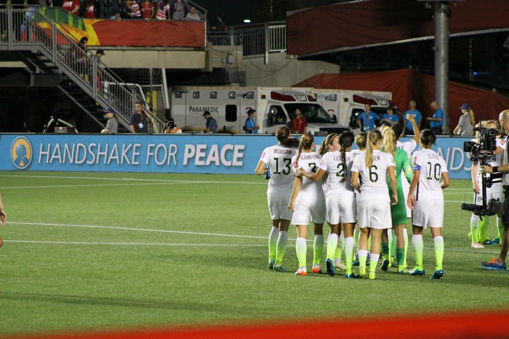 heymynameiskay's tweet photo. Just some photos I took at the USA vs China game tonight 🙈🇺🇸⚽️ #teamusa #usnwst #soccer #FIFAWWC @ussoccer_wnt http://t.co/Wfk8n2OLiQ