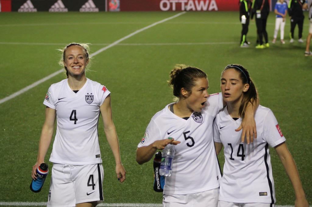 heymynameiskay's tweet photo. Just some photos I took at the USA vs China game tonight 🙈🇺🇸⚽️ #teamusa #usnwst #soccer #FIFAWWC @ussoccer_wnt http://t.co/8XwxzRAyqU