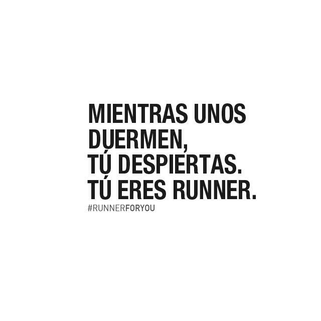 runnerforyou's tweet photo. Mientras unos duermen, tú despiertas. Tú eres runner. #runnerforyou #runneronfire #motivation  #CorrerMeHaEnsenado http://t.co/xLJVUVaOAq