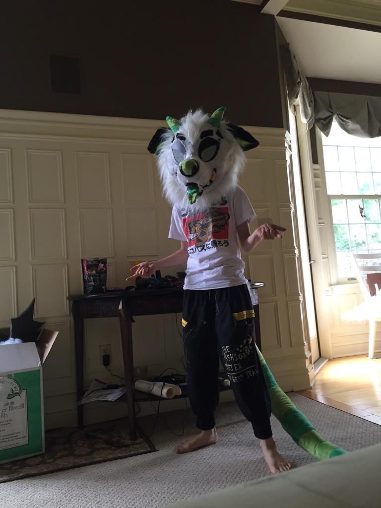 FESuits's tweet image. Zehrim is done! #fursuit