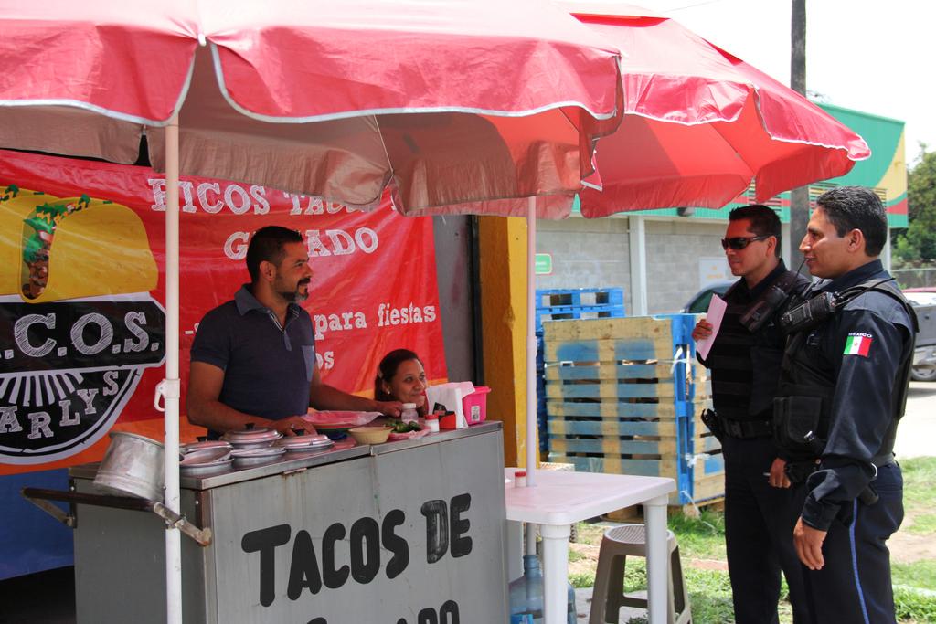 Seguridad_Leon's tweet photo. Continúa SSP del municipio Plan de Seguridad Integral’ en Real Providencia y colonias aledañas. http://t.co/DLIsQmVGlX