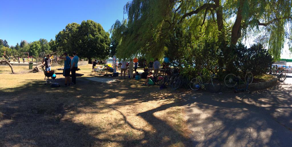 OsenCandice's tweet photo. More End of Q2 Product BBQ beach party pics #mobifydays http://t.co/4BGAtayhFT