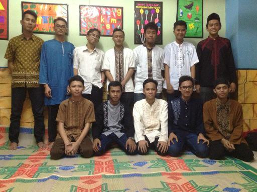 111Rohis's tweet photo. Ifthor rohis SMAN 111 #ikhwan http://t.co/HZ0O9FjQhG