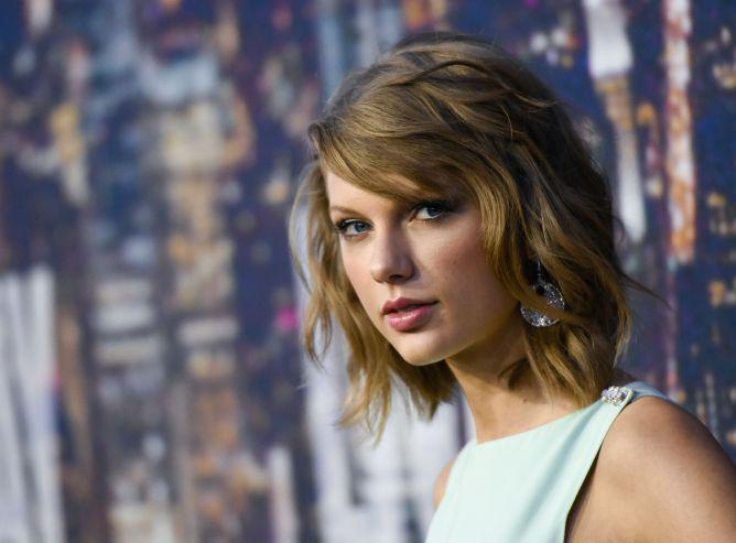 Metro_TV's tweet photo. Album Terbaru Taylor Swift Tersedia di Apple Music 
http://t.co/1PAmBzAXhQ http://t.co/SRFcqRbknN