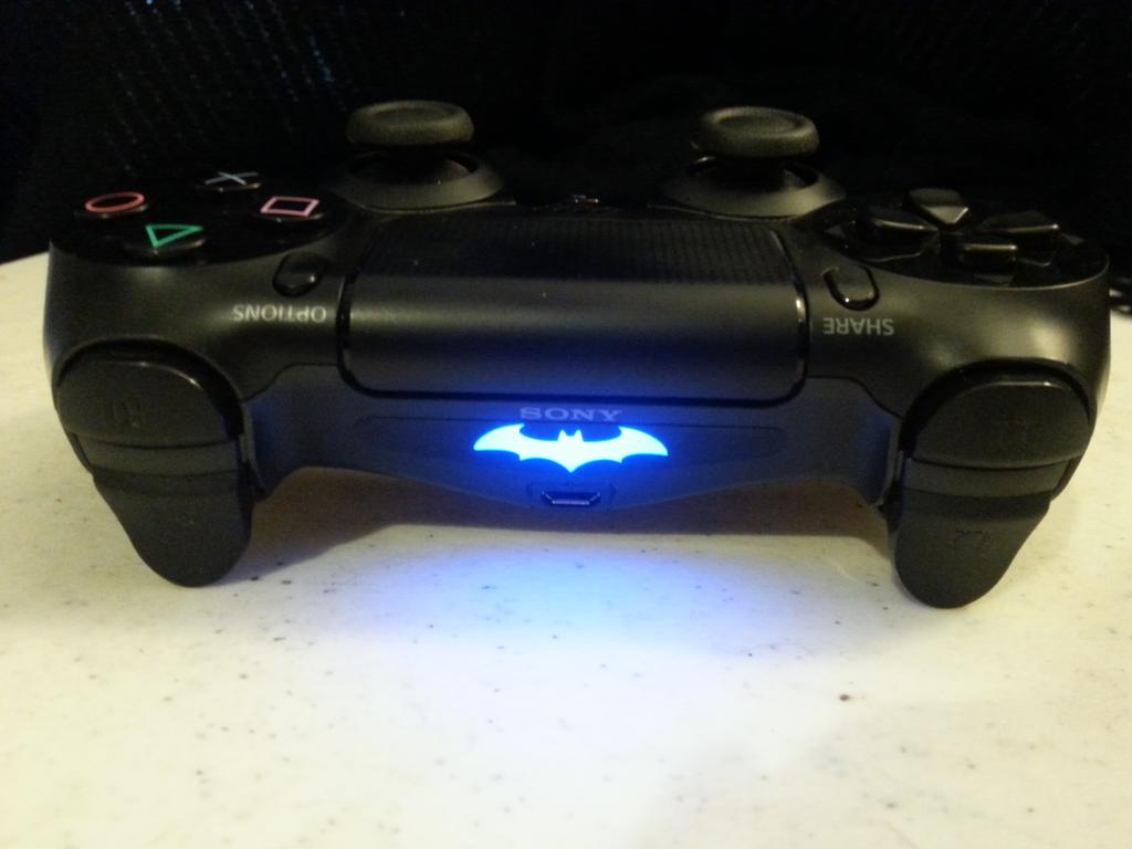 Lil_MistyMay's tweet photo. Ordered a batman decal for my ps4 and a jacket from ebay :) only cost about $11.50
#batmanjacket #ps4 #GeekGear http://t.co/2YVrJgM4Ow