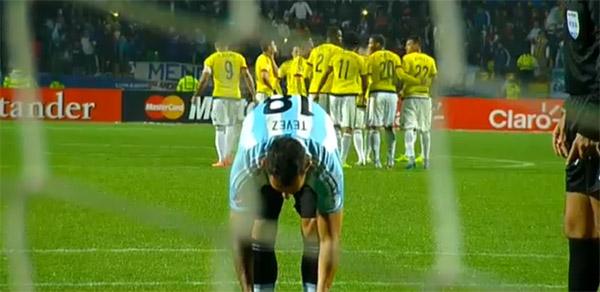 argentina colombia tevez calci di rigore copa america cile 2015