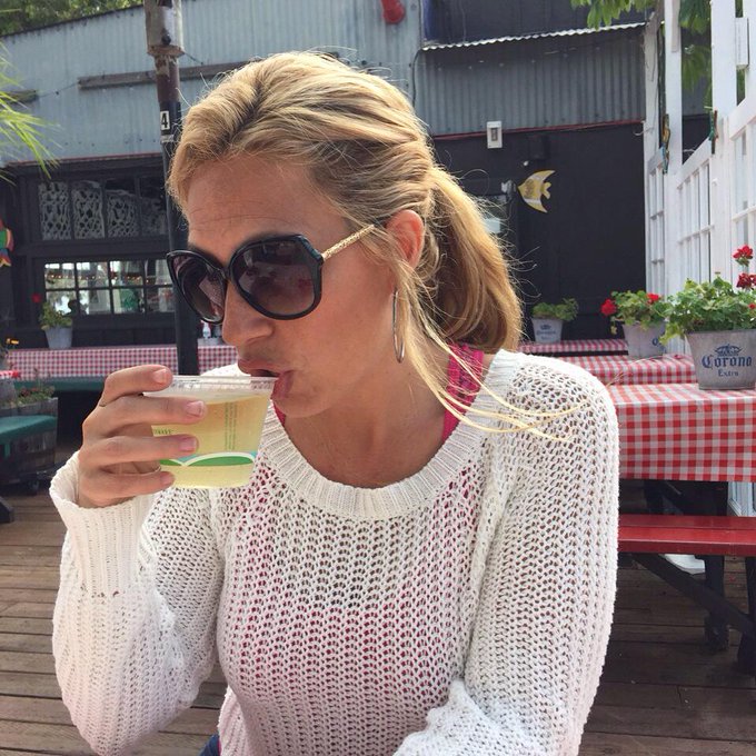 yummy yummy in #malibu about to enjoy a prime catch;-) http://t.co/NE1ntwmHOB<a href="/tag/malibu"class="tags">#malibu</a>