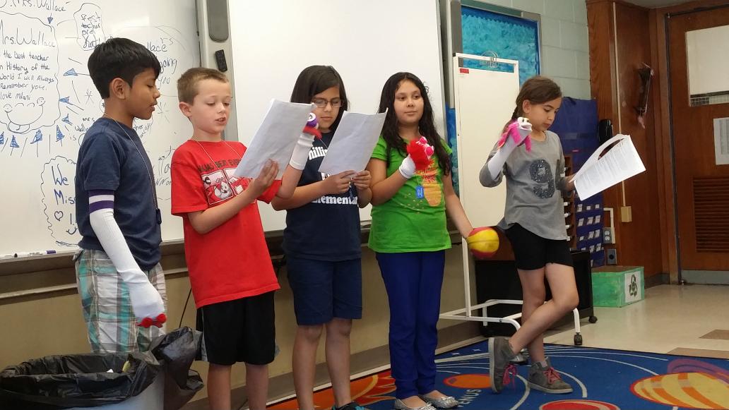 LWallace4u's tweet photo. Mystery plays! @PhillipsAveElem  #phwaves http://t.co/NSWWGxtgtL