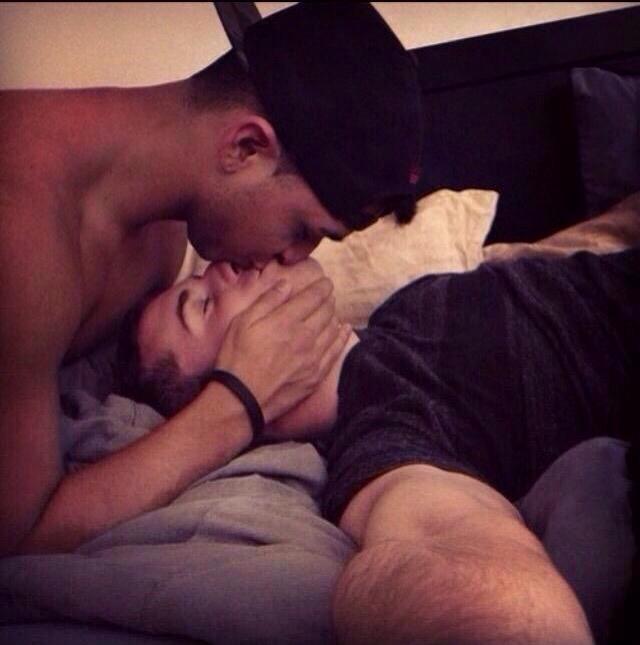 Cute_GayCouples's tweet photo. #cutegaycouples #LoveWins #Pride http://t.co/PYsUBvJfPi