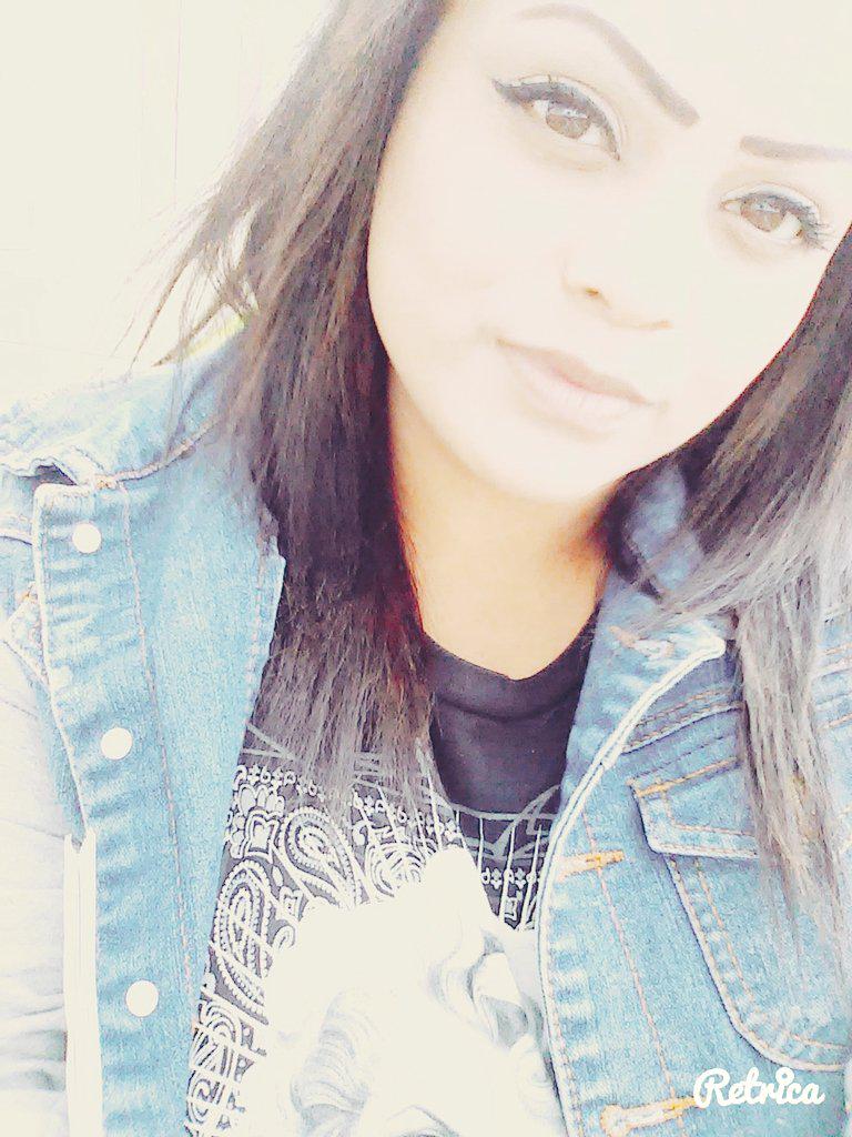 __staaaar's tweet photo. Tb to that one time i was stuck at school while it was raining 😆 http://t.co/eNQaqFSFr5