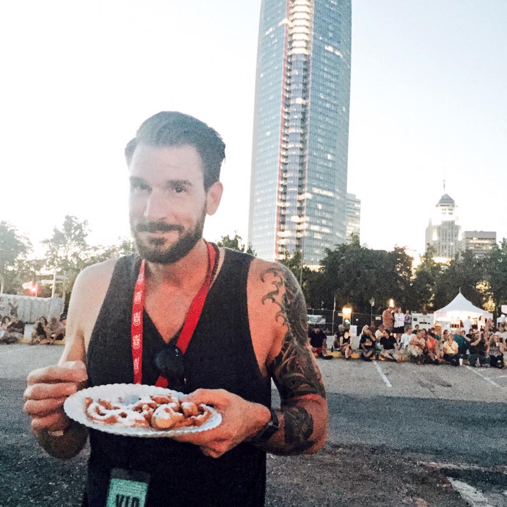 FunnelDesign's tweet photo. Funnel eats funnel. #metafood http://t.co/75XYWr1WmJ