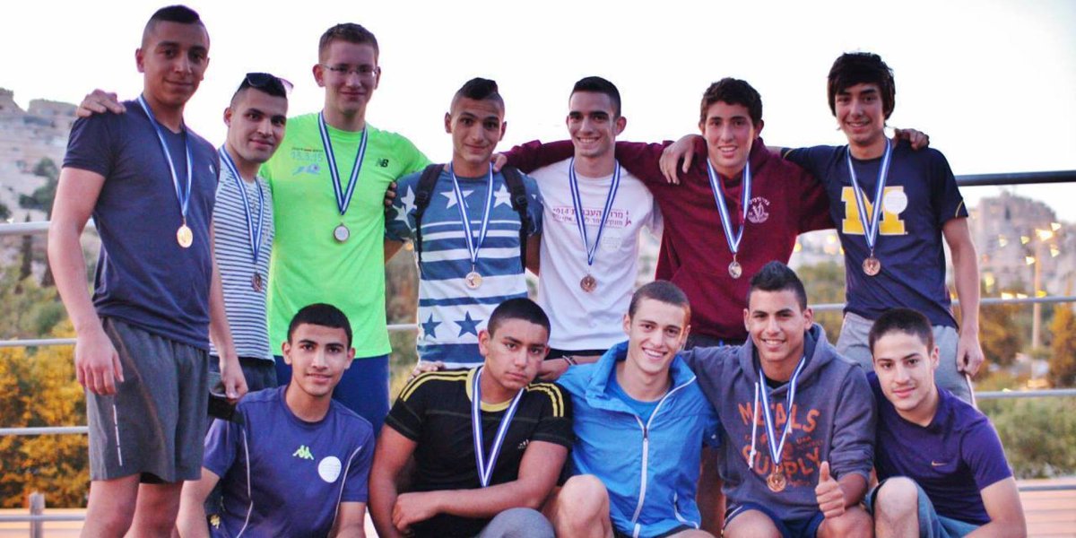 HuffPostRelig's tweet image. Runners Without Borders brings Jewish and Arab teens together in Jerusalem  huff.to/1LK0QqU