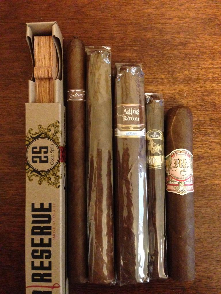 CigarReserve's tweet image. RT &amp;amp; Follow for Entry to Win this...    Box of 25 Spills &amp;amp; 5 #Cigars 
Ends 7/5/15 at 11:59 EDT. US Only #cigar #botl