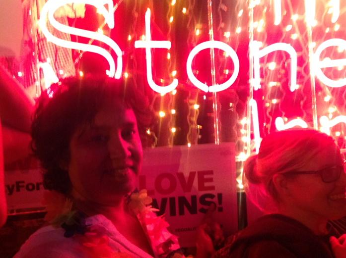 taslimanasreen's tweet photo. I am at the Stonewall Inn this evening to celebrate same-sex marriage ruling. http://t.co/lqkvckzqHp