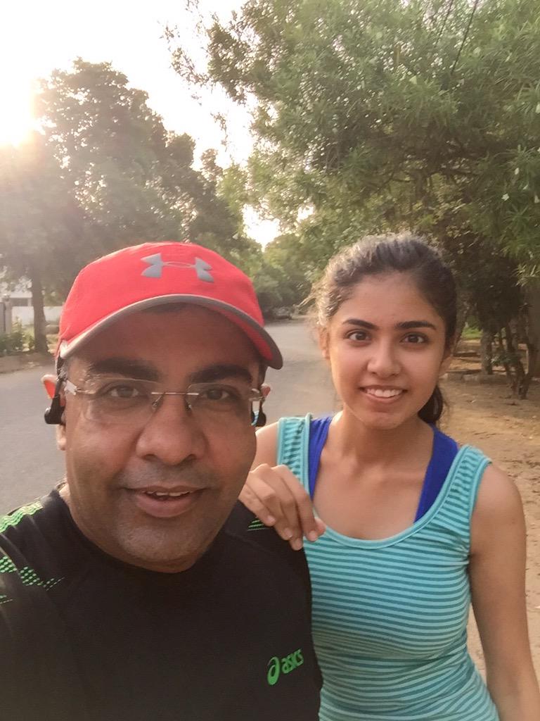 sumitsuri's tweet image. #FeelingProud #Dad&amp;amp;Daughter #FirstRunTogether😀🏃😀