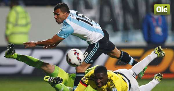 DiarioOle's tweet photo. 4 años después de fallar su penal en la eliminación argentina, Tevez tuvo revancha y pasamos ▶http://t.co/nWUQ7gGI5u http://t.co/yov2wTJ4Td