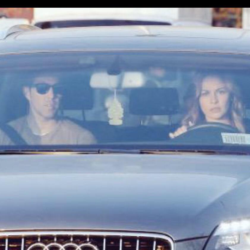 C1audioBravo's tweet photo. Gracias por conducir mi camino❤️. No sabes lo FELIZ!!! Que soy al ser el copiloto de tu vida 😍😍😍😍😘😘😘😘🌹🌹🌹🌹🌹🌹🌹🌹🌹🌹 http://t.co/g4hCNUmR9j
