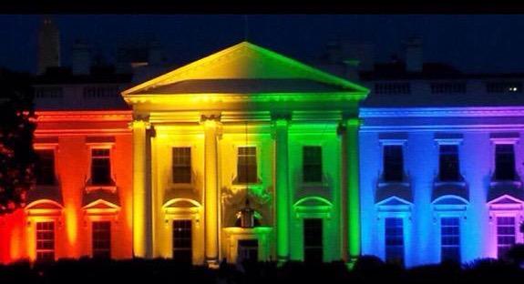 HayQueSaberlo's tweet photo. Así lucieron hoy la Casa Blanca, el Empire State Building, Disney World y las Cataratas del Niágara. #LoveWins http://t.co/eChAzYgtMc