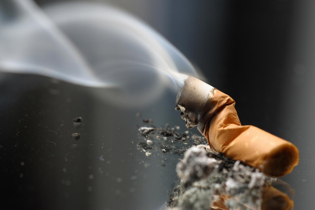 HayQueSaberlo's tweet photo. La mitad de los más de mil millones de fumadores morirá prematuramente de una enfermedad relacionada con el tabaco. http://t.co/hf9EaQvWJI