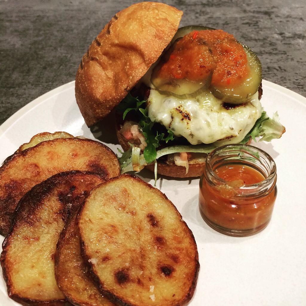 Sous vide beef burgers prove to be a 100% hit with 100% rump mince It wouldn't have been possible without <a href="/ChefSteps/">ChefSteps</a>