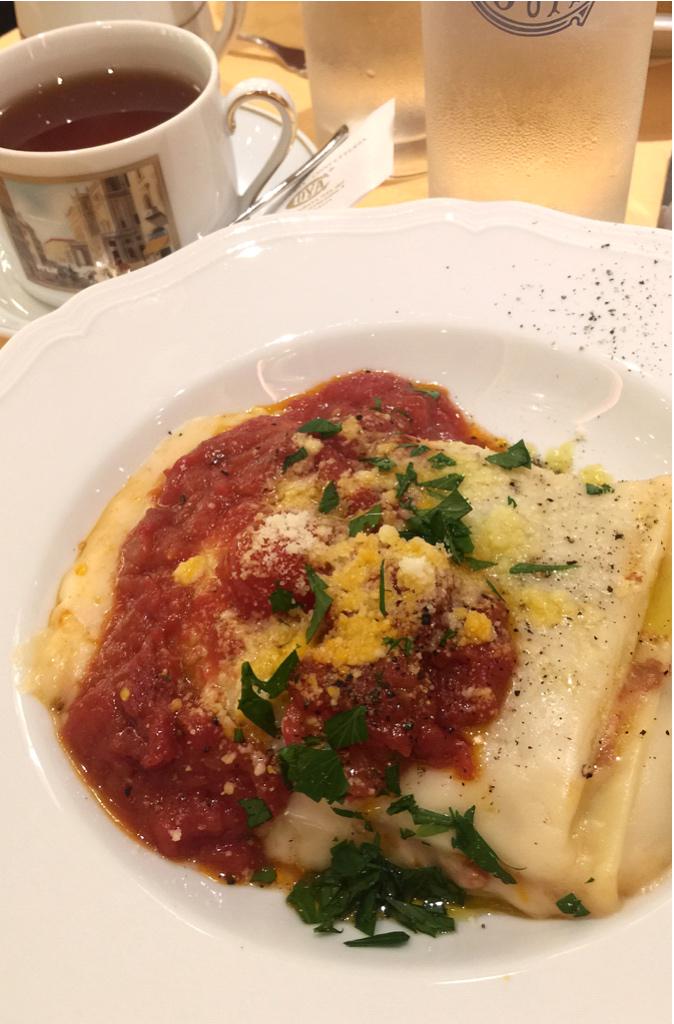 さちケロ Twitterissa Com10hana 新宿高島屋のカフェ コヴァ Cova ってとこだー R 珈琲も美味しいんだけど カフェインはいってるから飲めなかったぁ こっちきたら是非だよ