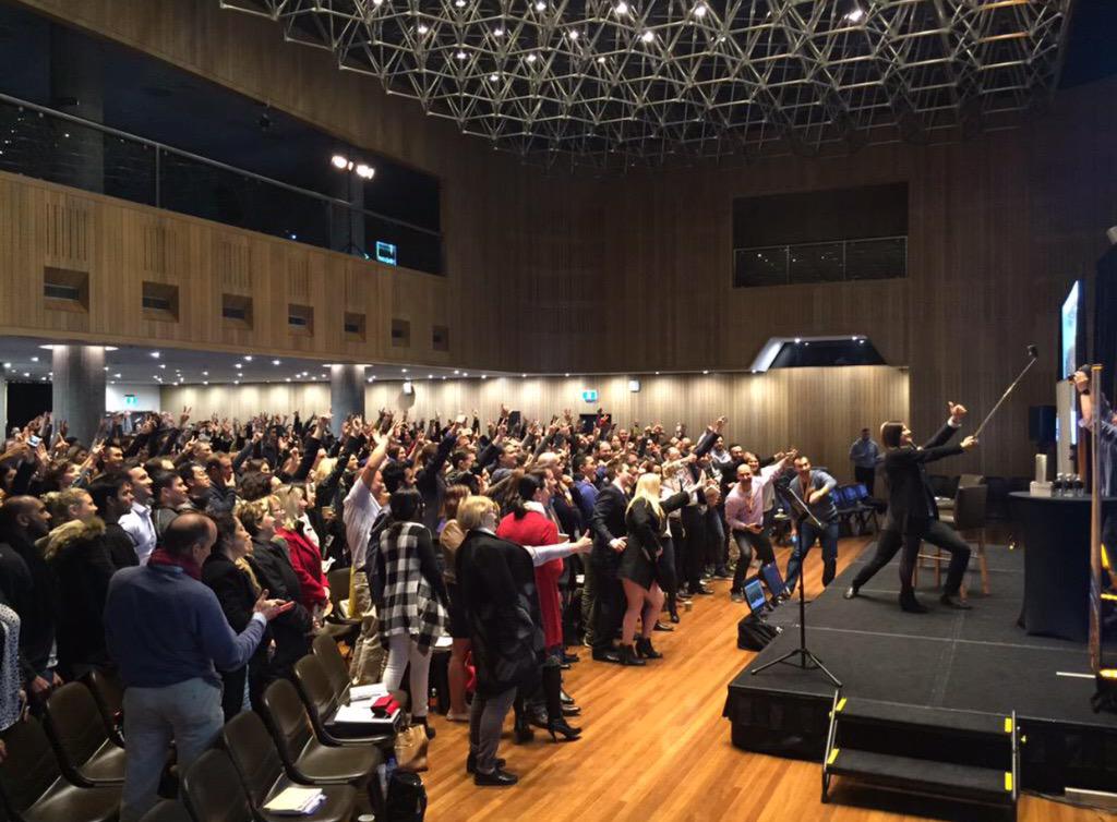 TheEntourageAus's tweet photo. Selfie with 520 game changers! #8steps15 #entrepreneur http://t.co/xJRoMI2RkA