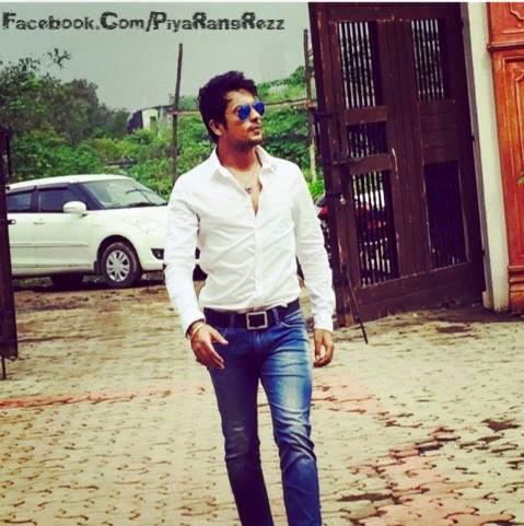 PiyaRangrez's tweet photo. GM with sher's pic 
@bajajgaurav7 @TeamGAURAV http://t.co/EPddYfp2ze
