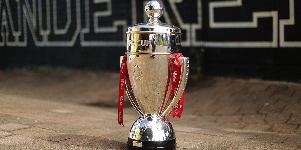 AustraliaCup's tweet photo. VIDEO: All set for #FFACup Round of 32 draw! http://t.co/G2U3EjCzo2 #MagicOfTheCup http://t.co/BYJBfjWDaA