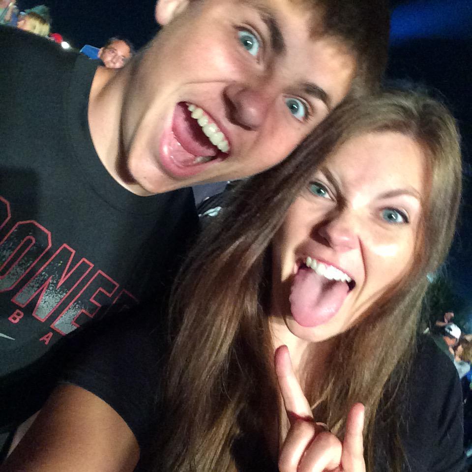 T_Oeltjenbruns's tweet image. I may have scared Owen with my excessive air guitar but I don't care! #Shellabration #Boston #ReleaseYourInnerRock