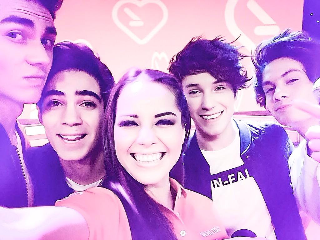 ArelyTellez's tweet photo. Con los chicos de @somosCD9 !!! Gracias por ser parte del #Canceroton2015 http://t.co/WBcEcp4v1m