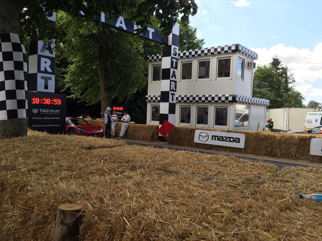 Alice_191's tweet photo. Hope your enjoying Christmas present Jack Fairbairn 😘❤️ #FOS @fosgoodwood http://t.co/lmfUFcwkD7