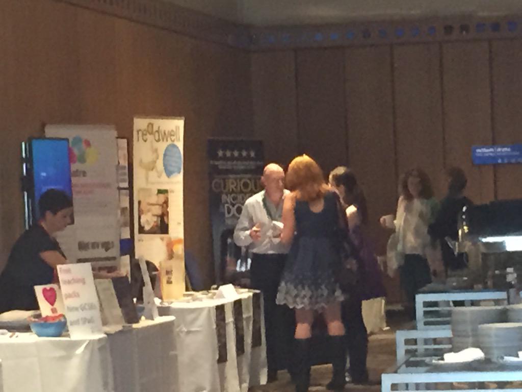 New partnership schools joining up Blackpool and Bradford. #NATEConf <a href="/TheatreCloud/">TheatreCloud</a> real interest.