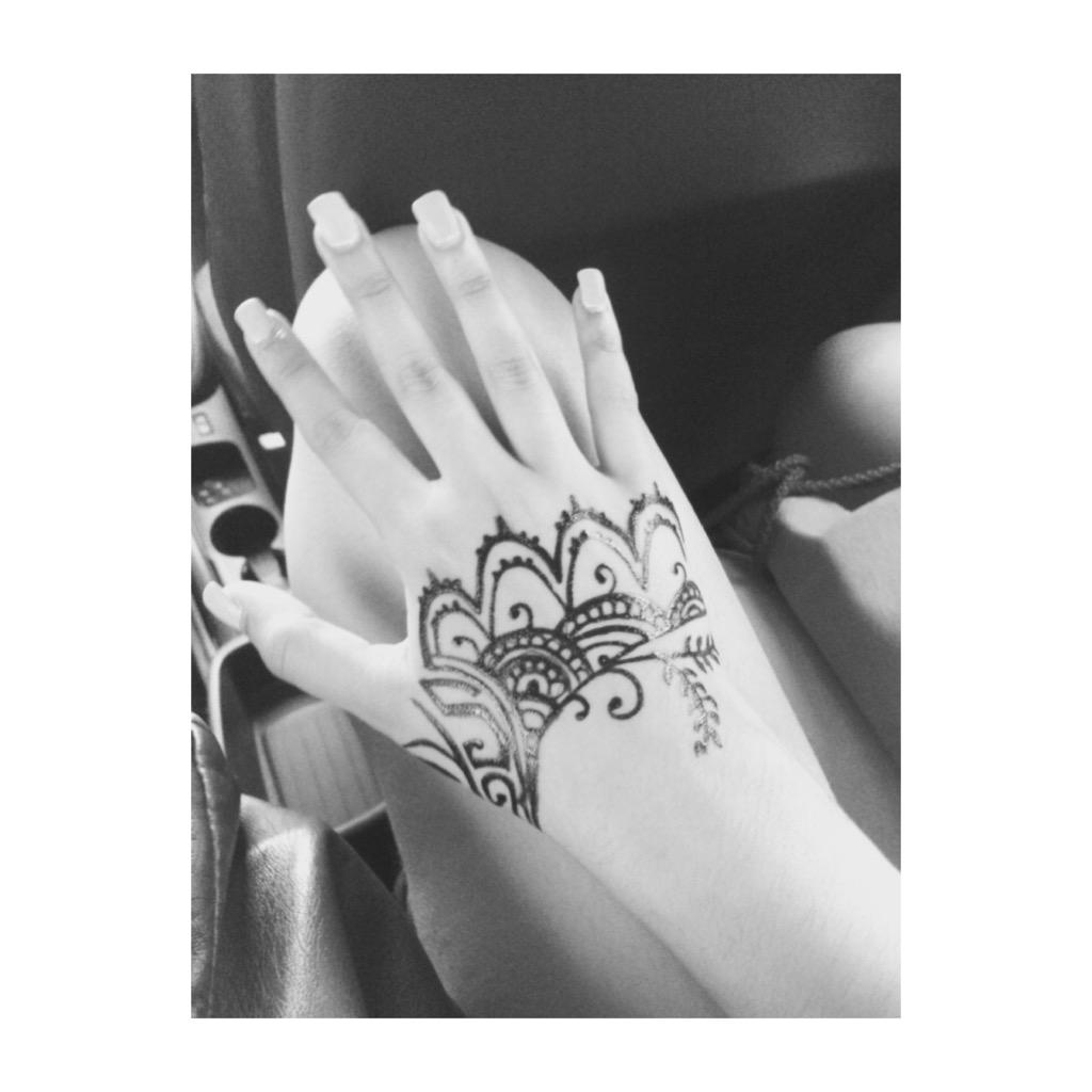 obeytiff's tweet photo. Tragus y tatu hechos👌 http://t.co/K87dLIPoDO