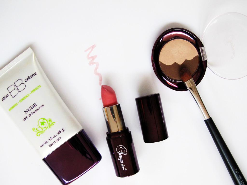 RealmAnother's tweet image. Our #makeup is #aloevera based and not tested on #animals 
Want more info? #Beauty #cosmetics #glamour #flawless