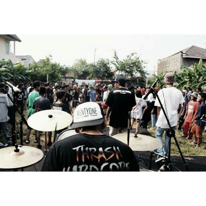 On stage <a href="/TWENTYONE_HC/">TWENTYONE OFFICIAL</a> AT O.S.H.C SHOW #