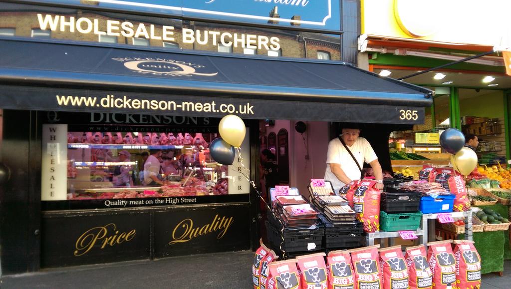 weetabix79's tweet photo. Today's bar be Que bargains at dickensons http://t.co/WOwu9D2rui