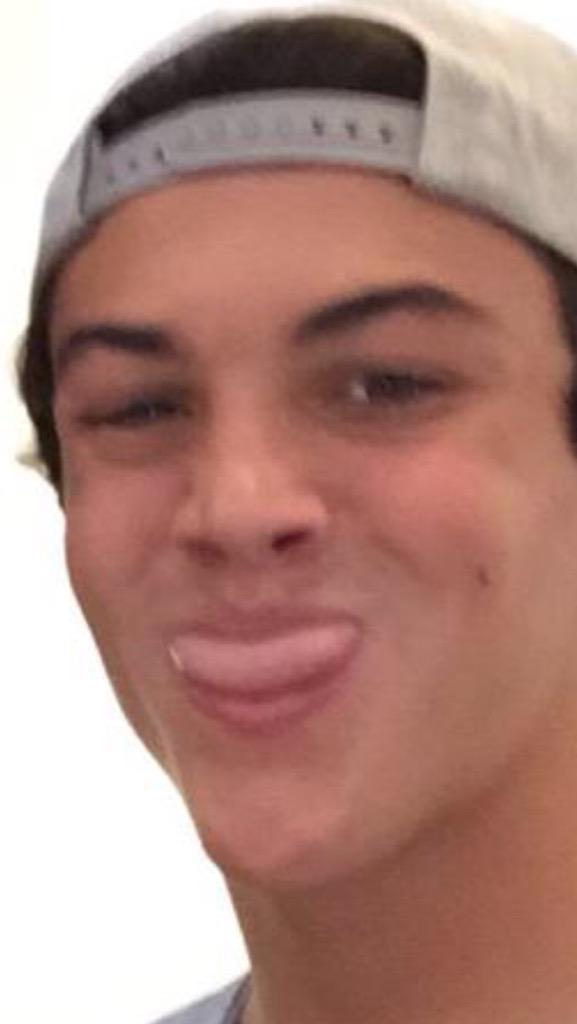 whatifdolan's tweet photo. what if you see this outside your window http://t.co/B7958gAlRY