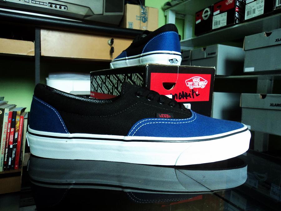 VANS ERA 2 TONE BLACK/BLUE | Us 10 | IDR 620K @orderonlineebay <a href="/Lavoust/">• L Λ V O U S T •</a> <a href="/NGOJI_Project/">IG: ngojiproject</a> <a href="/milestone_store/">IG : Milestonestore</a> <a href="/VYSneakers/">Vans Nike Ventela Original</a>
