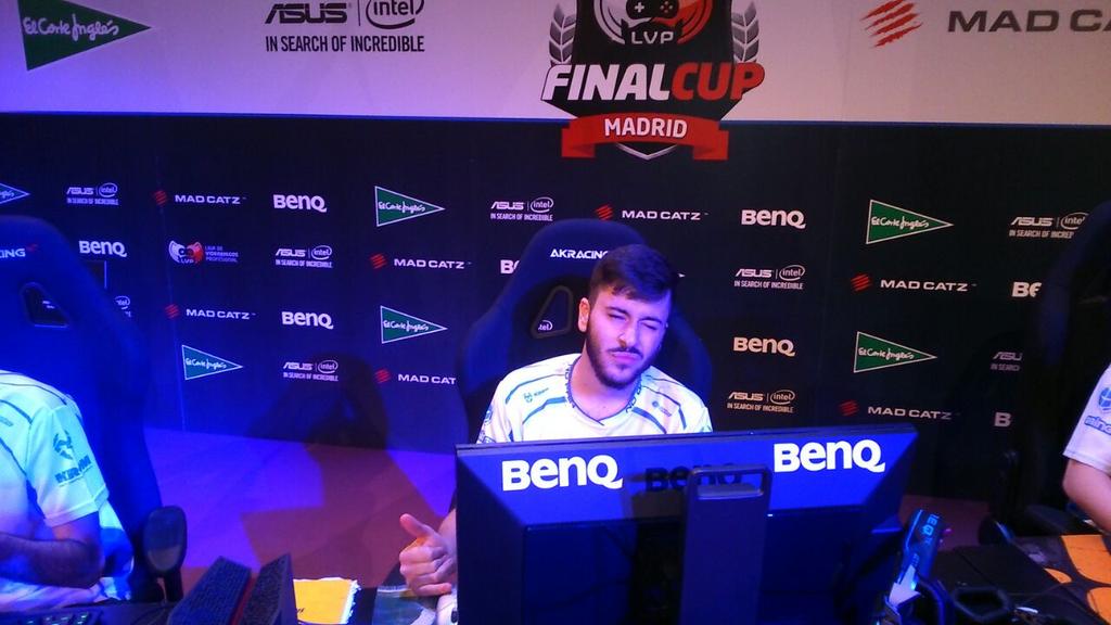 PainGaming's tweet photo. #LoL | Nuestros chicos preparando el partido contra @xPerienceClub. ¡Comenzamos en breves!

#NoPainNoGain http://t.co/OAhFUQRvJa