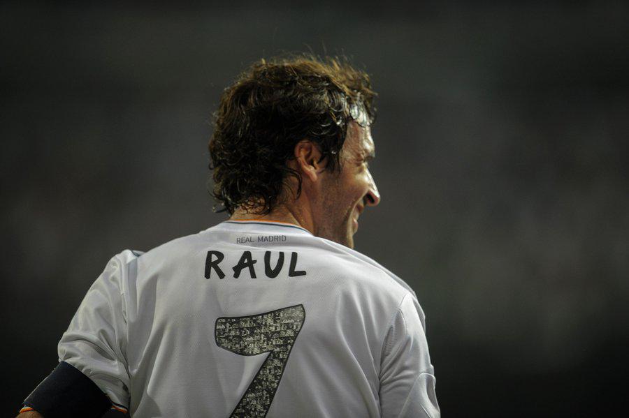 Happy birthday Raúl González Blanco,you are absolutely an idol for a kids around the world. 